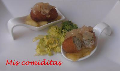CROQUETAS DE CABRALES CON MANZANA Y CEBOLLA CARAMELIZADA