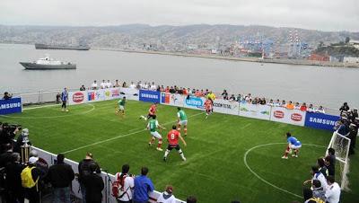 PARTIDO ENTRE CHILE Y MEXICO SOBRE LA CUBIERTA DE UN BUQUE DE LA ARMADA