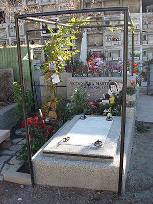 Español: sepulcro de Víctor Jara en el Cemente...