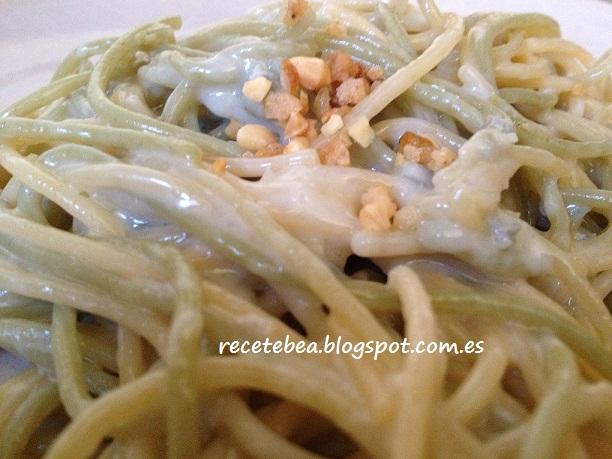 Espaguettis con salsa de gorgonzola