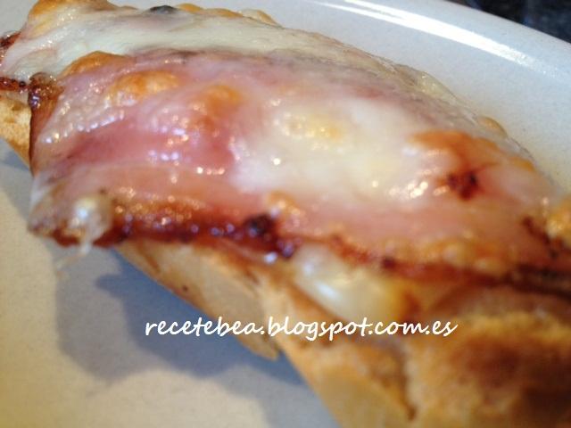 Tosta de bacon y queso