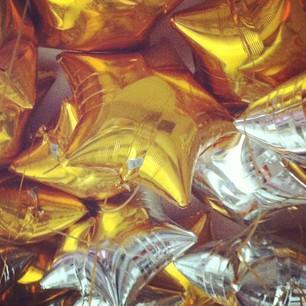 Kits de helio, etiquetas de regalo y unas fotos preciosas globos estrella