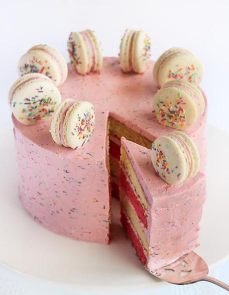 Kits de helio, etiquetas de regalo y unas fotos preciosas una tarta preciosa