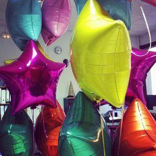 Kits de helio, etiquetas de regalo y unas fotos preciosas globos foil