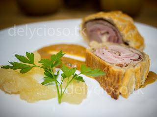 Solomillo Relleno Hojaldrado con Compota de Manzana