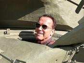 Schwarzenegger compra tanque