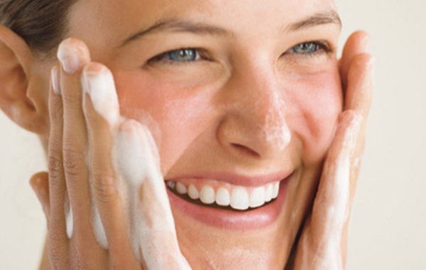 Dos exfoliantes de arroz frente a frente: Dermalogica vs. Anubis