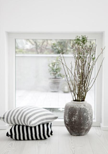 Puro estilo nórdico al norte de Copenhague suelo de láminas de madera de diseño Douglas sofa de Raun sillones exterior Amigo de Fiam sillas ant hormiga arne jacobsen silla barcelona blanco muebles modernos muebles jardin diseño muebles de exterior muebles de diseño Mies van der Rohe muebles de diseño muebles blancos lamparas Paolo Rizzatto Oi Soi Oi lampara de diseño blanco estilo nórdico puro blanco estilo nórdico blanco estilo nórdico estilo escandinavo diseño de interiores diseño de exteriores decoración nórdica decoración en blanco decoración de interiores cojines Louise Roe cocinas TREND cocinas modernas cocinas blancas chimenea Philip Pejse blog decoración bañeras G. Pasquali Bad & Stil