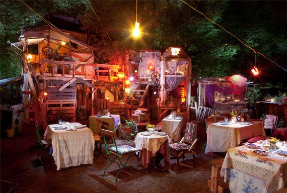 the pale blue door1 The Pale Blue Door: El Restaurante Vagabundo 