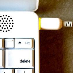 ¿Yo ahorro energía, y tú? Apaga el computador y reduce tu consumo de energía.