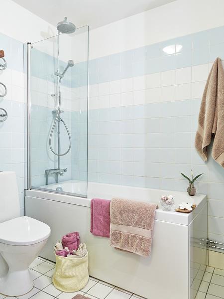 suelo de roble espigado suelo de madera sofa blanco ikea salón blanco decoración planta distribución abierta nevera negra cocina blanca muebles blancos decoración lamparas de diseño blanco iluminación del hogar estilo nórdico dormitorio decoración blanco distribuición diafana distribución diafana abierta salón cocina comedor diseño de interiores diseño de iluminación y lamparas decoración nórdica decoración moderna decoración en blanco decoración de interiores cocinas modernas cocinas de ikea cocinas blancas blog interiorismo blog interiores blog decoración adornos de colores accesorios complementos hogar 