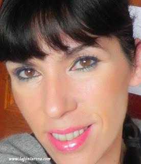 Contraste para una máscara azul