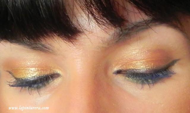 Contraste para una máscara azul