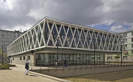 BIBLIOTECA MULTIMEDIA DE ROMAINVILLE