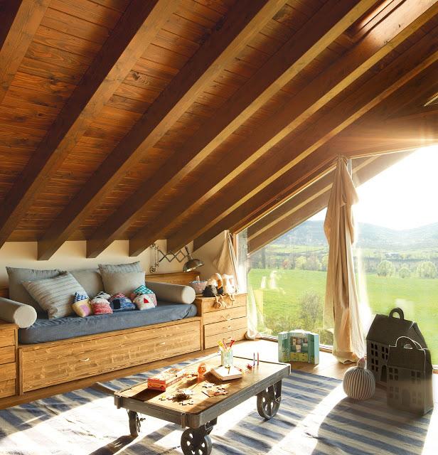 Una buhardilla para vivir  /   A loft for living