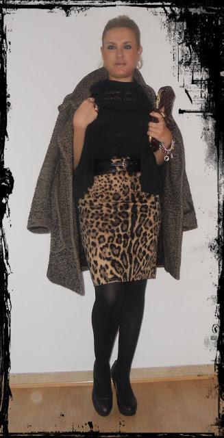 Combinando mi nueva falda de animal print.................