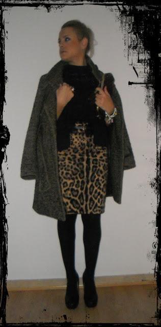 Combinando mi nueva falda de animal print.................