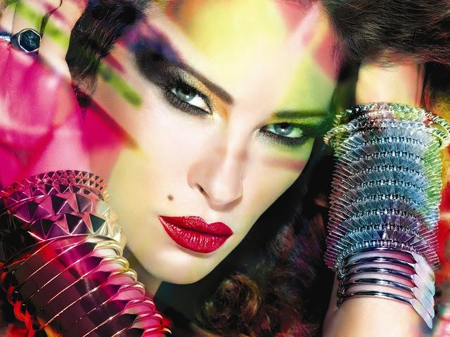 Calendario beauty 2013 por Maybelline New York.