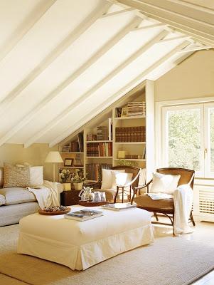 Los Interiores de Techos de Tejas Rusticos