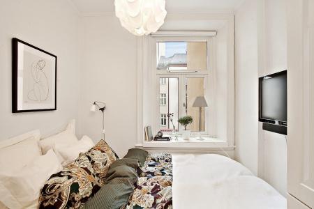 taburete tolix suelos de madera natural pino sofá gris sillon de mimbre negro papeleras vipp muebles de ikea muebles de diseño interiorismo nórdico interiores pisos pequeños estilo nórdico estilo escandinavo decoración diseño de interiores decorar pisos pequeños decorar casas decoración sueca decoración sencilla decoración pisos pequeños decoración en blanco negro gris decoración de interiores cocinas modernas pequeñas cocinas blancas pequeñas chimenea olla negra metal blog interiorismo blog decoración apartamentos pequeños decoración 