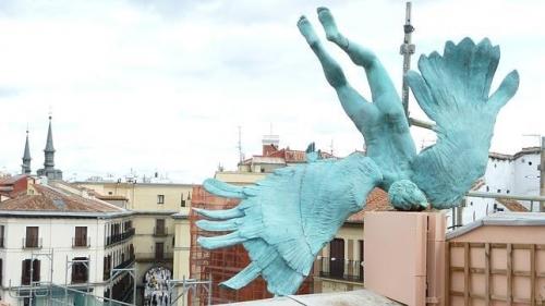 Escultura Accidente Aéreo