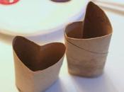 Pintar corazones rollos papel higiénico