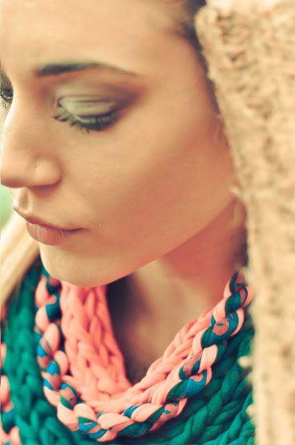 SAAKO _ COLLARES BUFANDA