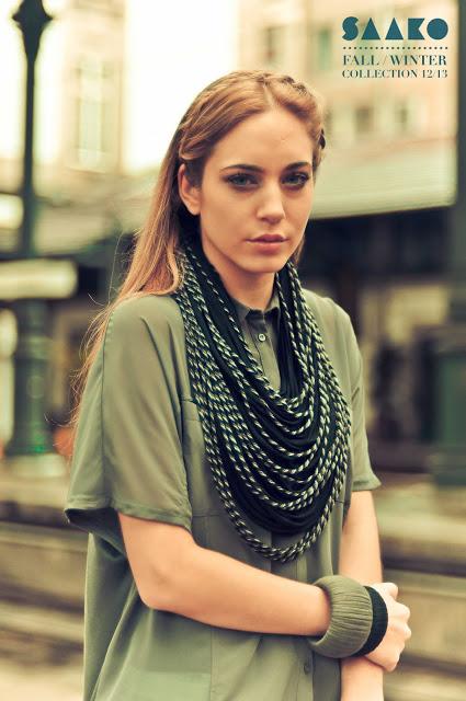 SAAKO _ COLLARES BUFANDA
