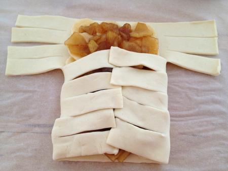 Buen finde Trenzas de hojaldre con plátano y manzana recetas sencillas hojaldre de compra fresco recetas rápidas y fáciles de postres recetas postres con restos recetas postres con frutas recetas fáciles con hojaldre recetas delikatissen recetas de tartas individuales recetas de pastas de hojaldre caseras recetas con plátano recetas con manzana Receta de trenzas de hojaldre con plátano y manzana postres fáciles recetas postres delikatissen postres con frutas manzana y platano gastro blog fotos de postres fotos bonitas de postres blog de recetas de postres