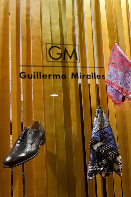 Yellow Christmas by TRÊS