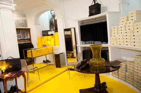 Yellow Christmas by TRÊS