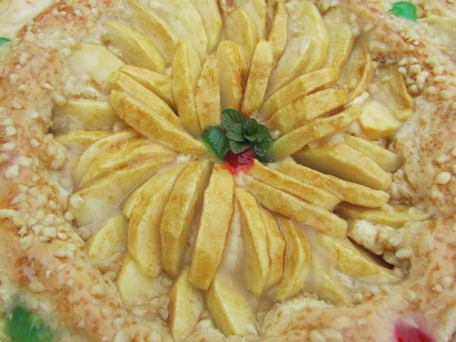 Coca panadera de yogurt y manzana