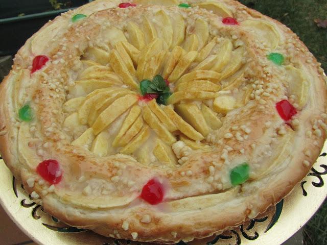 Coca panadera de yogurt y manzana