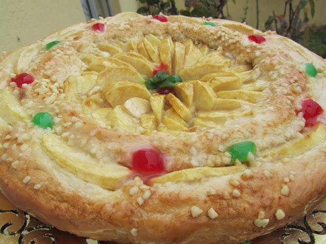 Coca panadera de yogurt y manzana