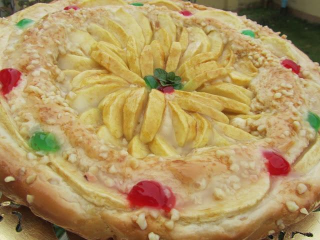 Coca panadera de yogurt y manzana