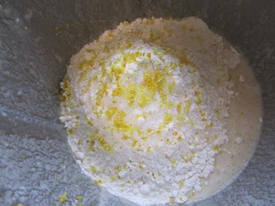 Coca panadera de yogurt y manzana