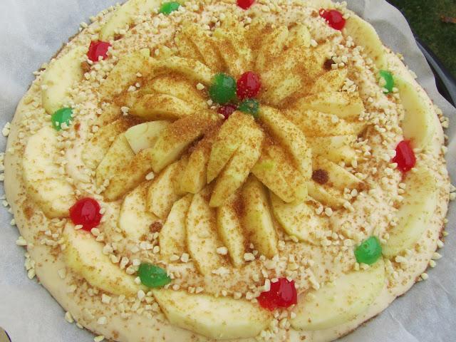 Coca panadera de yogurt y manzana