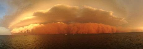 Tormenta de arena en Onslow, Australia 2013