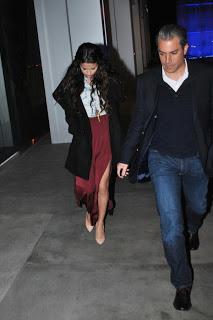 Selena Gómez tiene una cita con un hombre mucho mayor que ella.