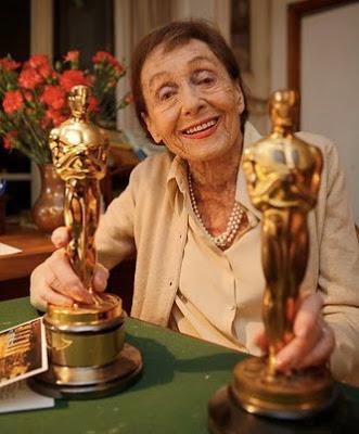 La actriz con 2 Oscar y 103 años...