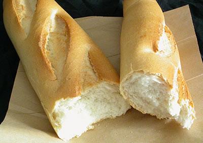 Cómo recuperar el pan que se ha hecho duro