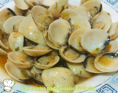 Receta de Almejas con salsa marinera