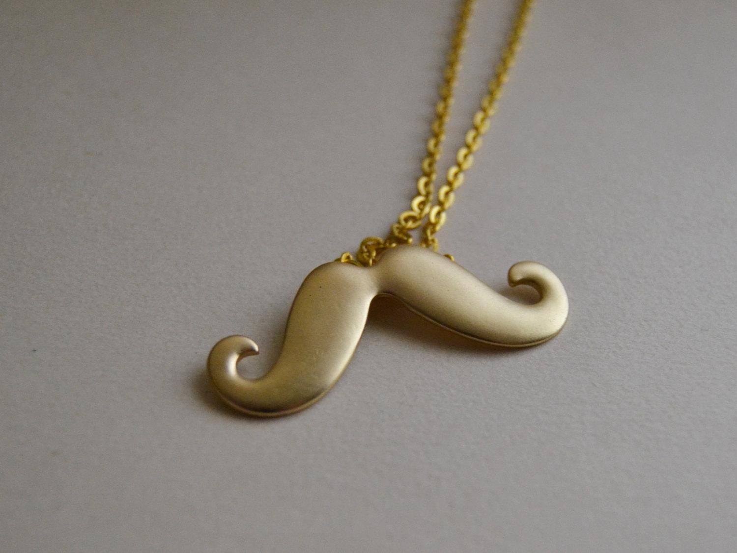Mr Moustache collar dorado