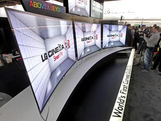 LG presenta su primera TV OLED con pantalla curva