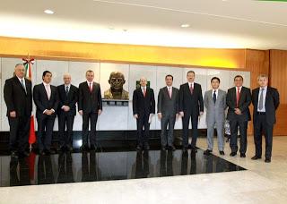 Designa el Doctor José Antonio González Anaya a integrantes de su equipo de trabajo en el IMSS