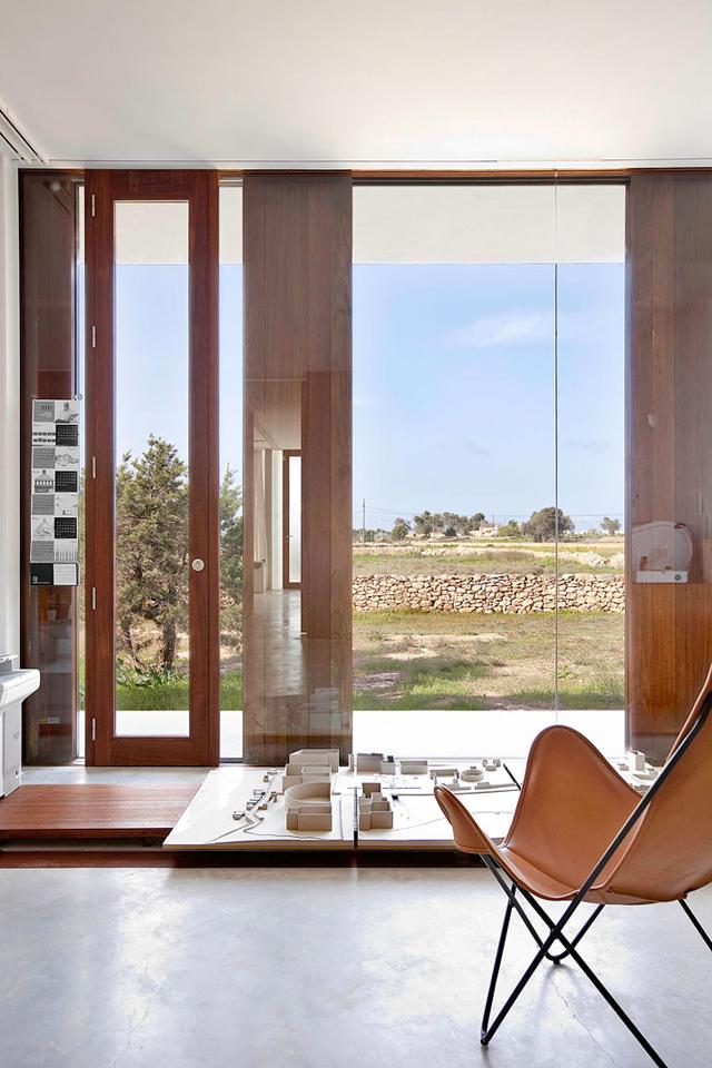 Casa/Estudio en Formentera, la casa que te convertirá en workaholic ;)