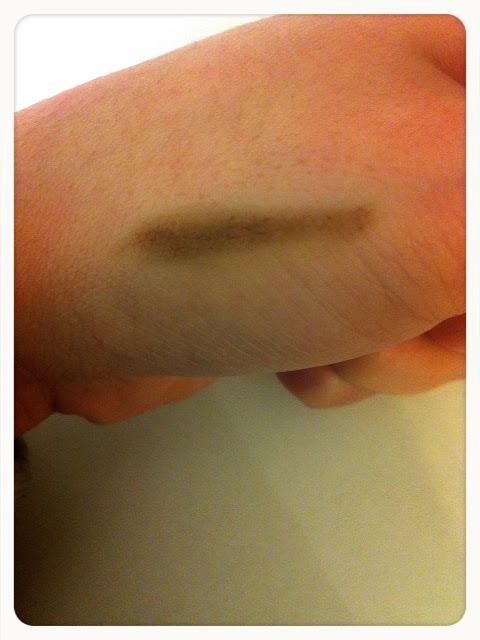 Eyebrow Designer de Essence