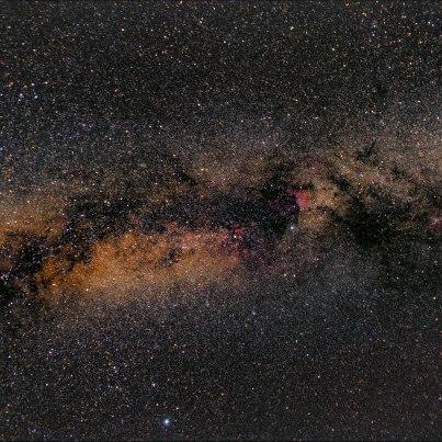 Foto: 14/08/2012 Constelación del Cisne , realizada en el Alto del Hornillo en Valdelinares a 2002 metros de altura y con un cielo de infarto,son 20x600 segundos a ISO 1600 con la canon 1000D