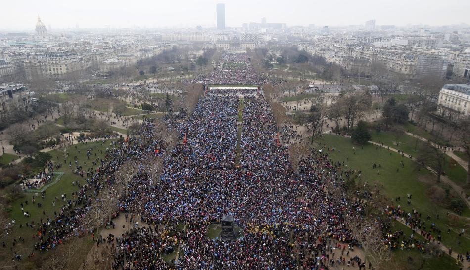 Miles de franceses se congregaron en contra del matrimonio gay
