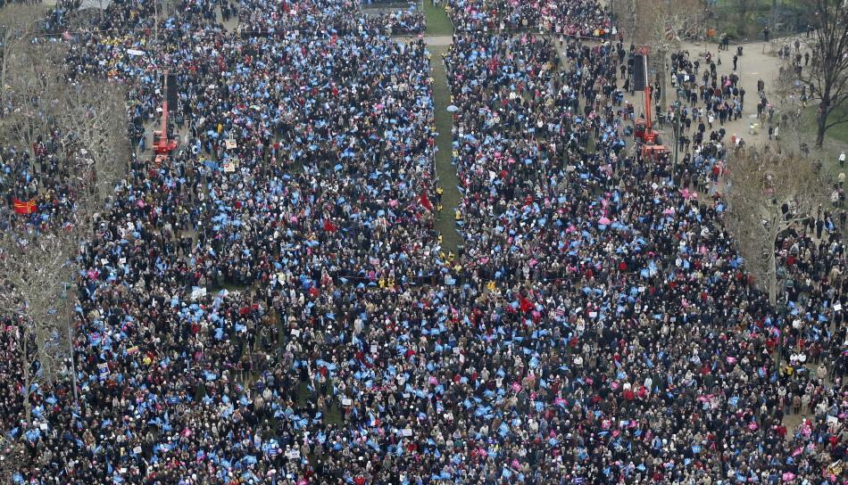 Miles de franceses se congregaron en contra del matrimonio gay